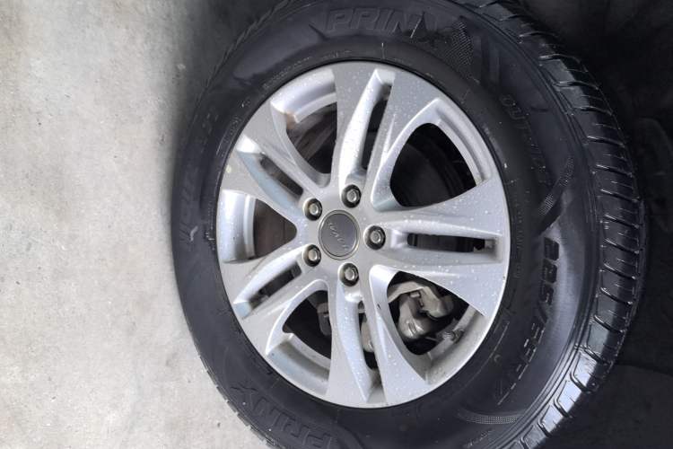 Used Haval M6 2018 1.5T Manual Two-Wheel Drive Elite Model Left Front Wheel Hub