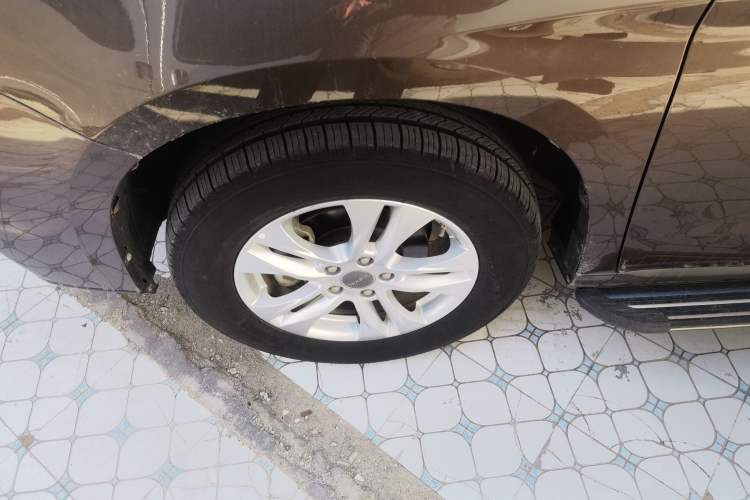 Used Haval M6 2018 1.5T Manual Two-Wheel Drive Elite Model Left Front Wheel Hub