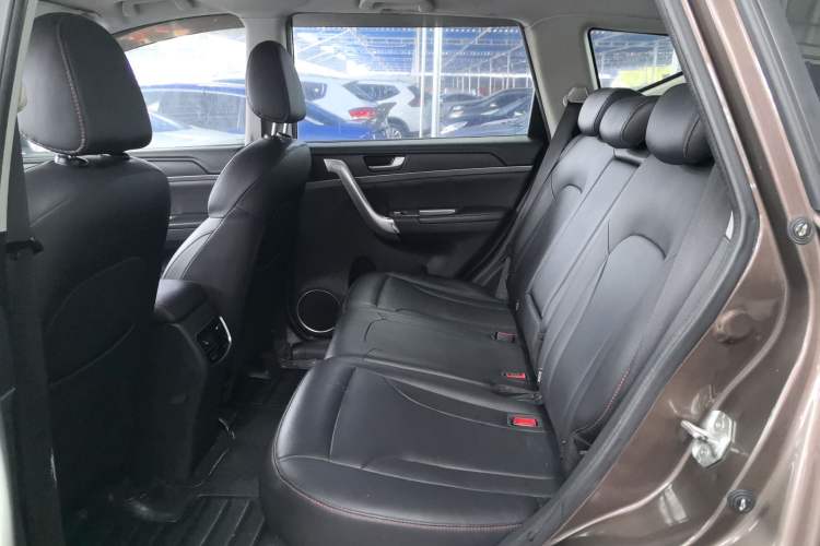 Used Haval M6 2018 1.5T Manual Two-Wheel Drive Elite Model Left Rear Seat