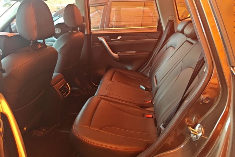 Used Haval M6 2018 Revised Version 1.5T DCT Two-Wheel Drive Elite Edition Left Rear Seat