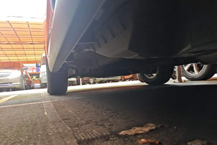 Used Haval M6 2018 Revised Version 1.5T DCT Two-Wheel Drive Elite Edition Left Side Sill