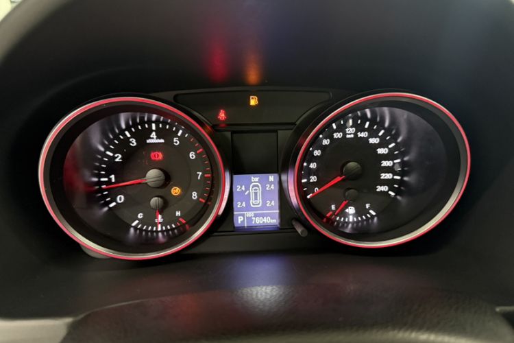 Used Haval M6 2018 1.5T DCT Two-Wheel Drive Elite Model Odometer Close Up