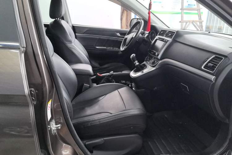Used Haval M6 2018 1.5T Manual Two-Wheel Drive Elite Model Right Front Seat