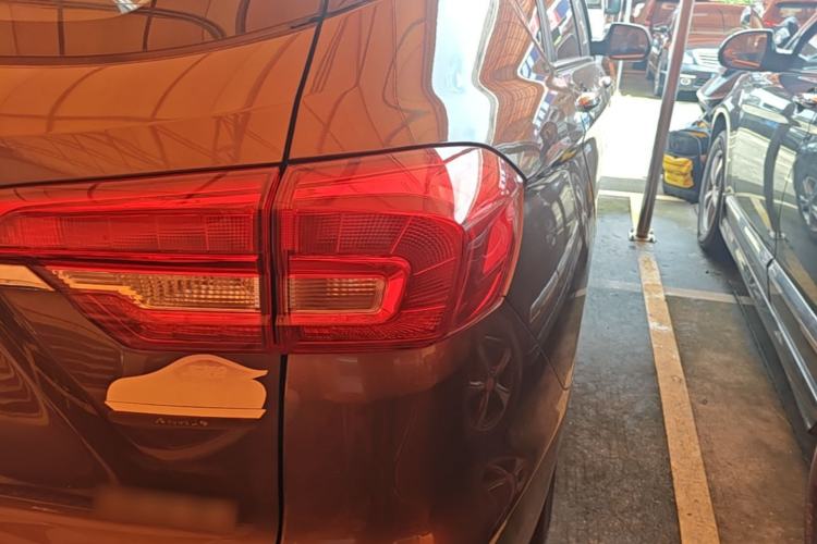 Used Haval M6 2018 Revised Version 1.5T DCT Two-Wheel Drive Elite Edition Right Rear Taillight
