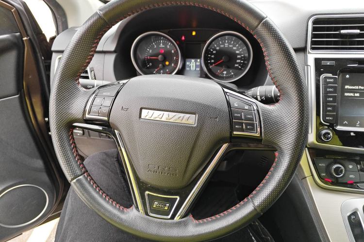 Used Haval M6 2018 Revised Version 1.5T DCT Two-Wheel Drive Elite Edition Steering Wheel