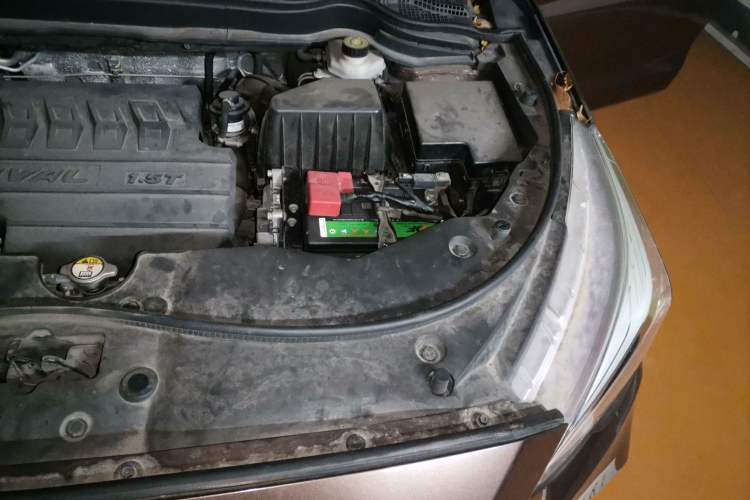 Used Haval M6 2018 1.5T Manual Two-Wheel Drive Elite Model Engine Bay Left