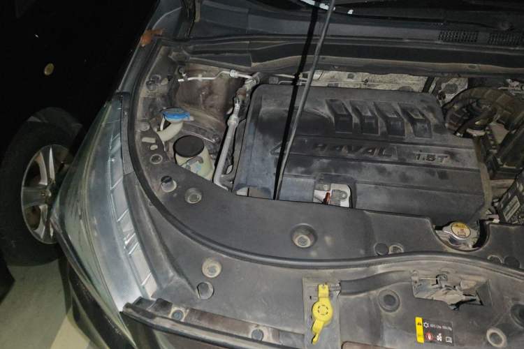 Used Haval M6 2018 1.5T DCT Two-Wheel Drive Elite Model Engine Bay Right