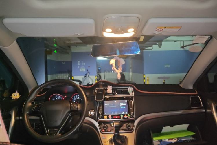 Used Haval M6 2018 1.5T DCT Two-Wheel Drive Elite Model Headliner