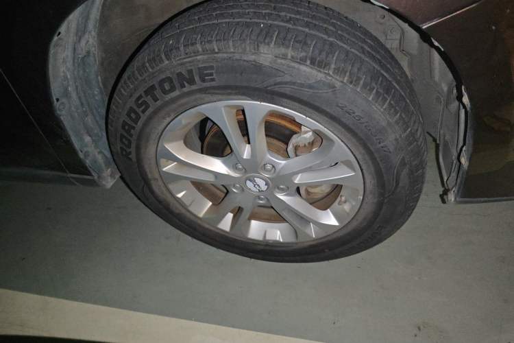 Used Haval M6 2018 1.5T DCT Two-Wheel Drive Elite Model Right Front Wheel Hub