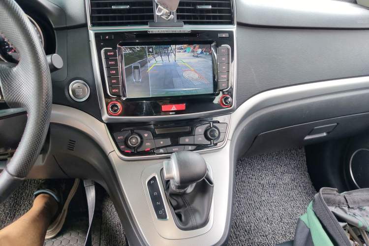 Used Haval M6 2018 Revised Version 1.5T DCT Two-Wheel Drive Elite Edition Audio And AC Panel