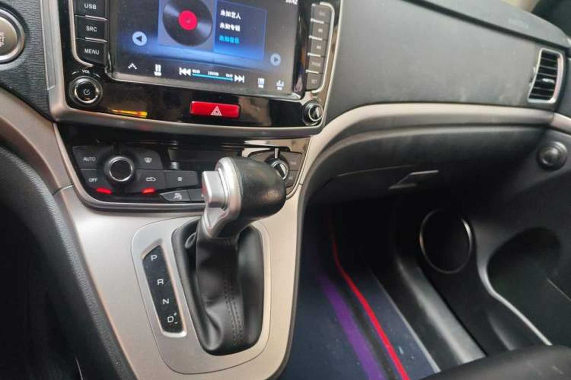 Used Haval M6 2018 Revised Version 1.5T DCT Two-Wheel Drive Elite Edition Gear Lever