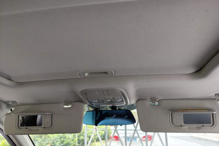 Used Haval M6 2018 Revised Version 1.5T DCT Two-Wheel Drive Elite Edition Headliner
