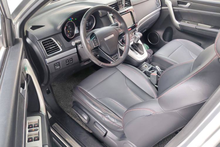 Used Haval M6 2018 Revised Version 1.5T DCT Two-Wheel Drive Elite Edition Interior 3