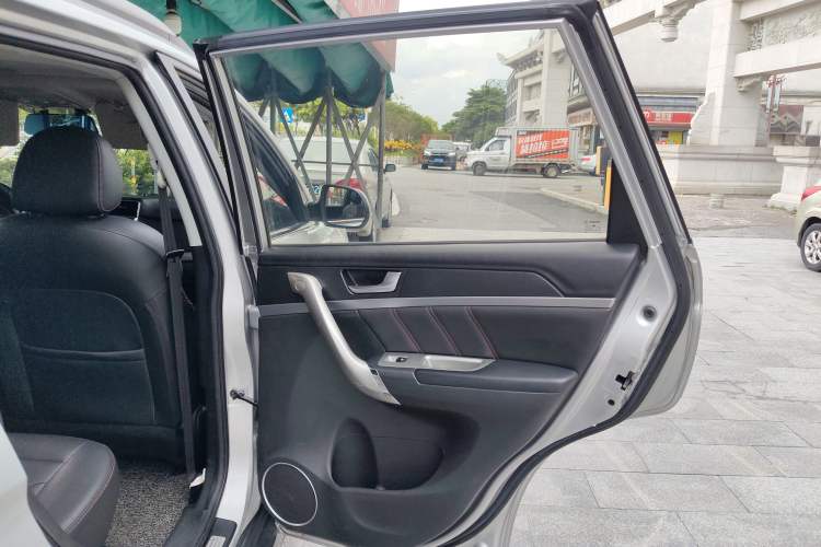 Used Haval M6 2018 Revised Version 1.5T DCT Two-Wheel Drive Elite Edition Interior 6