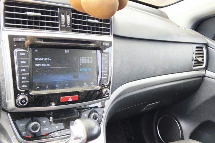 Used Haval M6 2018 Revised Version 1.5T DCT Two-Wheel Drive Elite Edition Audio And AC Panel