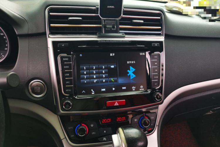 Used Haval M6 2018 Revised Version 1.5T DCT Two-Wheel Drive Elite Edition Audio And AC Panel