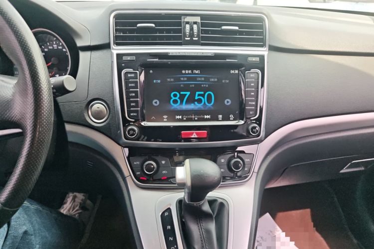 Used Haval M6 2018 Revised Version 1.5T DCT Two-Wheel Drive Elite Edition Audio And AC Panel