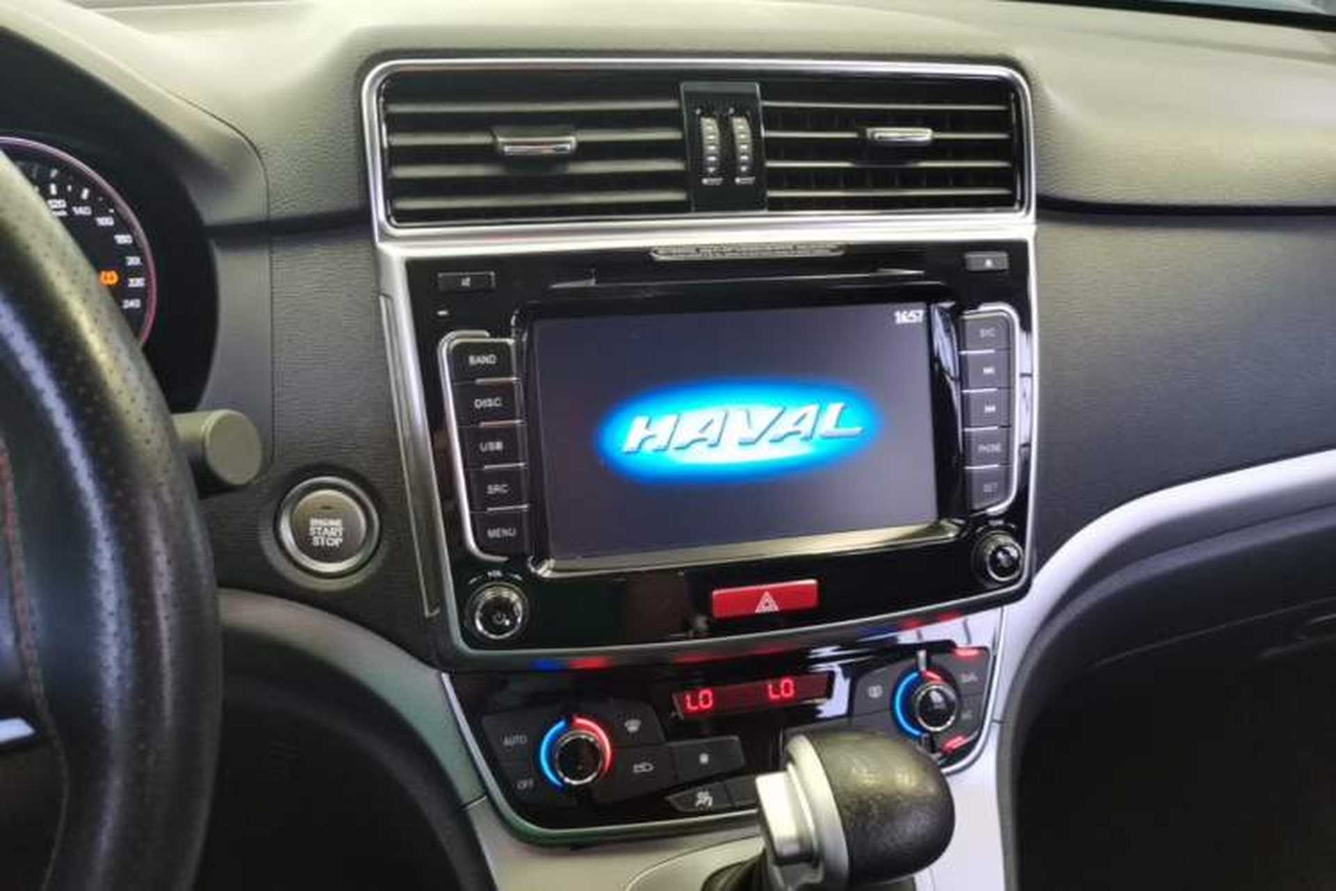 Used Haval M6 2018 Revised Version 1.5T DCT Two-Wheel Drive Elite Edition Audio And AC Panel
