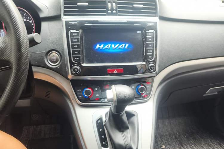 Used Haval M6 2018 Revised Version 1.5T DCT Two-Wheel Drive Elite Edition Audio And AC Panel