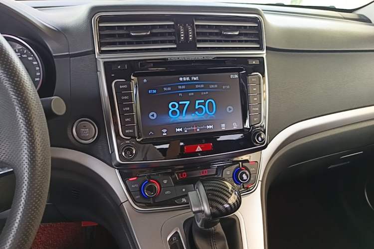Used Haval M6 2018 1.5T DCT Two-Wheel Drive Elite Model Audio And AC Panel
