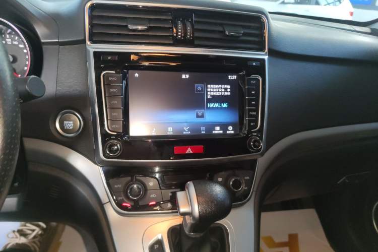 Used Haval M6 2018 Revised Version 1.5T DCT Two-Wheel Drive Elite Edition Audio And AC Panel