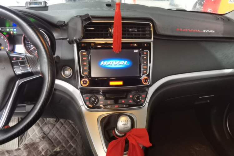 Used Haval M6 2018 1.5T Manual Two-Wheel Drive Urban Model Audio And AC Panel