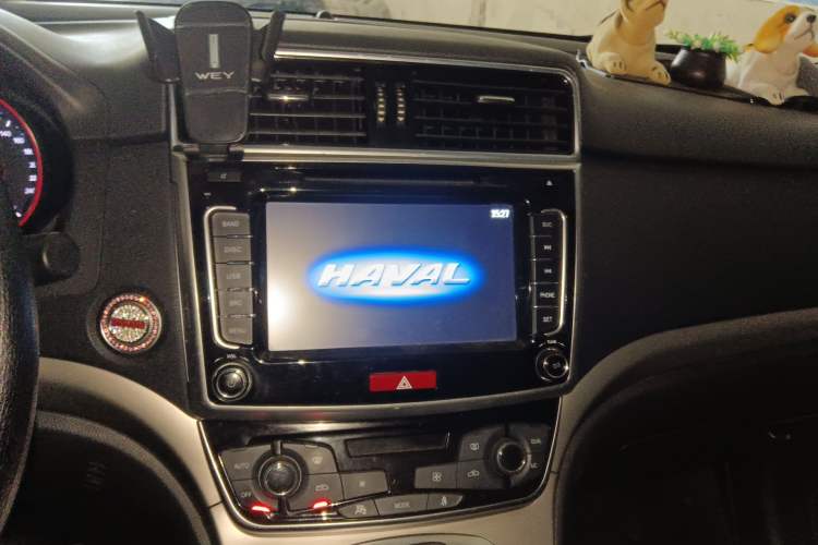 Used Haval M6 2018 1.5T Manual Two-Wheel Drive Elite Model Audio And AC Panel