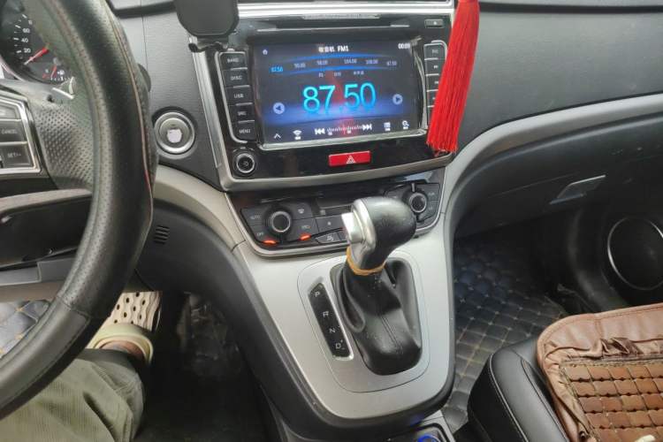 Used Haval M6 2018 Revised Version 1.5T DCT Two-Wheel Drive Elite Edition Audio And AC Panel