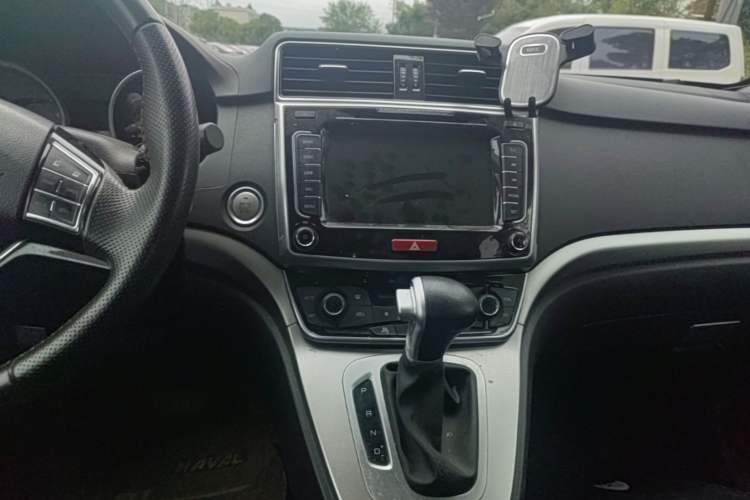 Used Haval M6 2018 Revised Version 1.5T DCT Two-Wheel Drive Elite Edition Audio And AC Panel