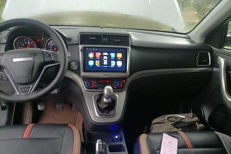 Used Haval M6 2018 1.5T Manual Two-Wheel Drive Urban Model Audio And AC Panel