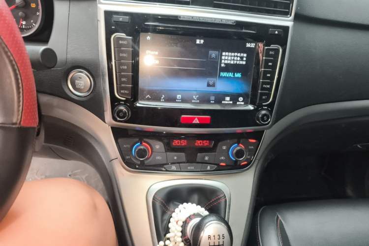 Used Haval M6 2018 1.5T Manual Two-Wheel Drive Elite Model Audio And AC Panel