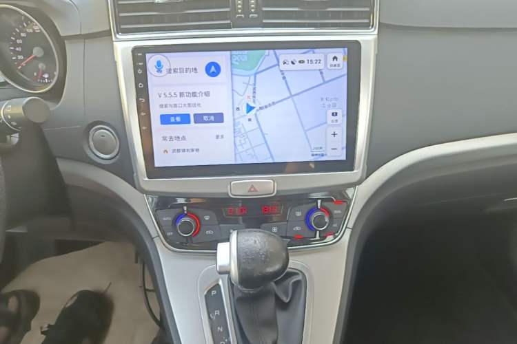 Used Haval M6 2018 Revised Version 1.5T DCT Two-Wheel Drive Urban Style Audio And AC Panel