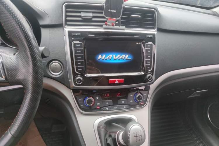 Used Haval M6 2018 1.5T Manual Two-Wheel Drive Elite Model Audio And AC Panel
