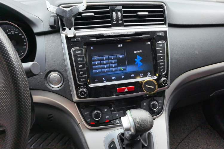 Used Haval M6 2018 Revised Version 1.5T DCT Two-Wheel Drive Elite Edition Audio And AC Panel