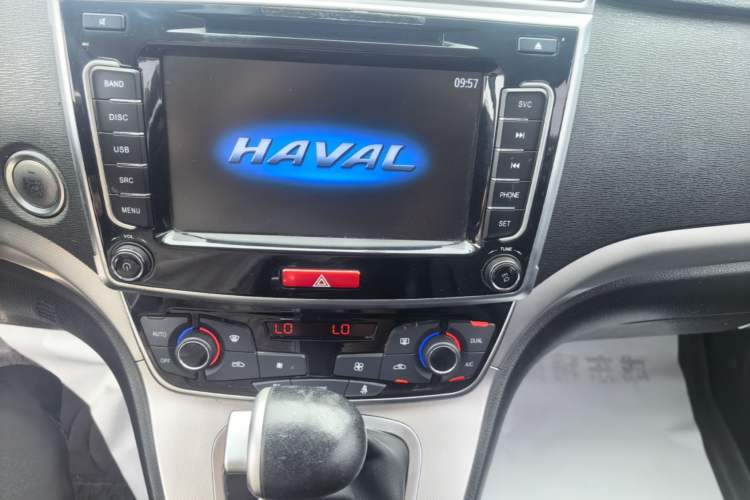 Used Haval M6 2018 1.5T DCT Two-Wheel Drive Elite Model Audio And AC Panel