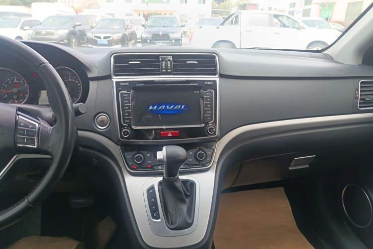 Used Haval M6 2018 Revised Version 1.5T DCT Two-Wheel Drive Elite Edition Audio And AC Panel