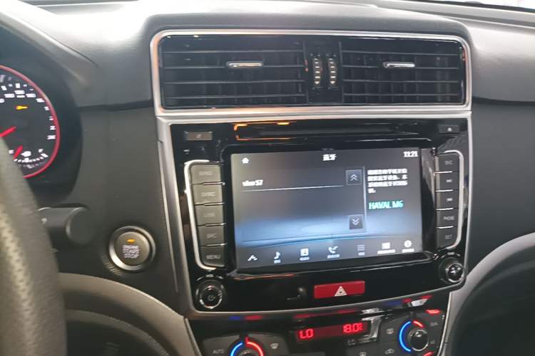 Used Haval M6 2018 Revised Version 1.5T DCT Two-Wheel Drive Elite Edition Audio And AC Panel