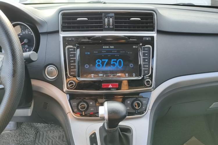 Used Haval M6 2018 1.5T DCT Two-Wheel Drive Elite Model Audio And AC Panel