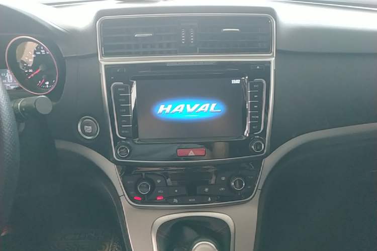 Used Haval M6 2018 1.5T Manual Two-Wheel Drive Elite Model Audio And AC Panel