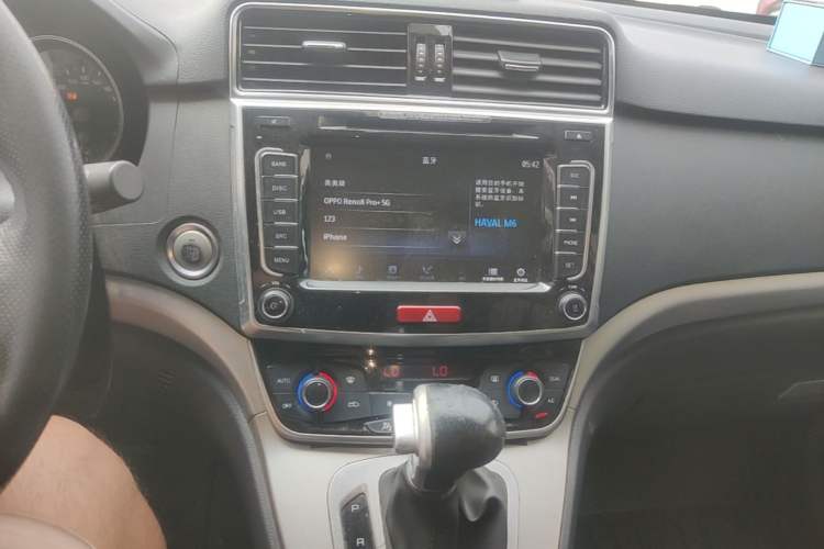 Used Haval M6 2018 Revised Version 1.5T DCT Two-Wheel Drive Elite Edition Audio And AC Panel