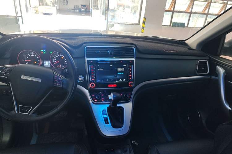Used Haval M6 2018 Revised Version 1.5T DCT Two-Wheel Drive Elite Edition Audio And AC Panel