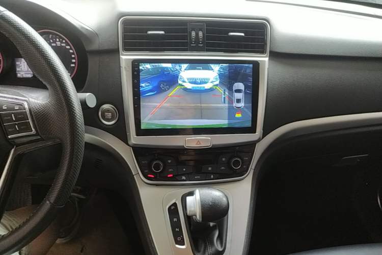 Used Haval M6 2018 Revised Version 1.5T DCT Two-Wheel Drive Elite Edition Audio And AC Panel