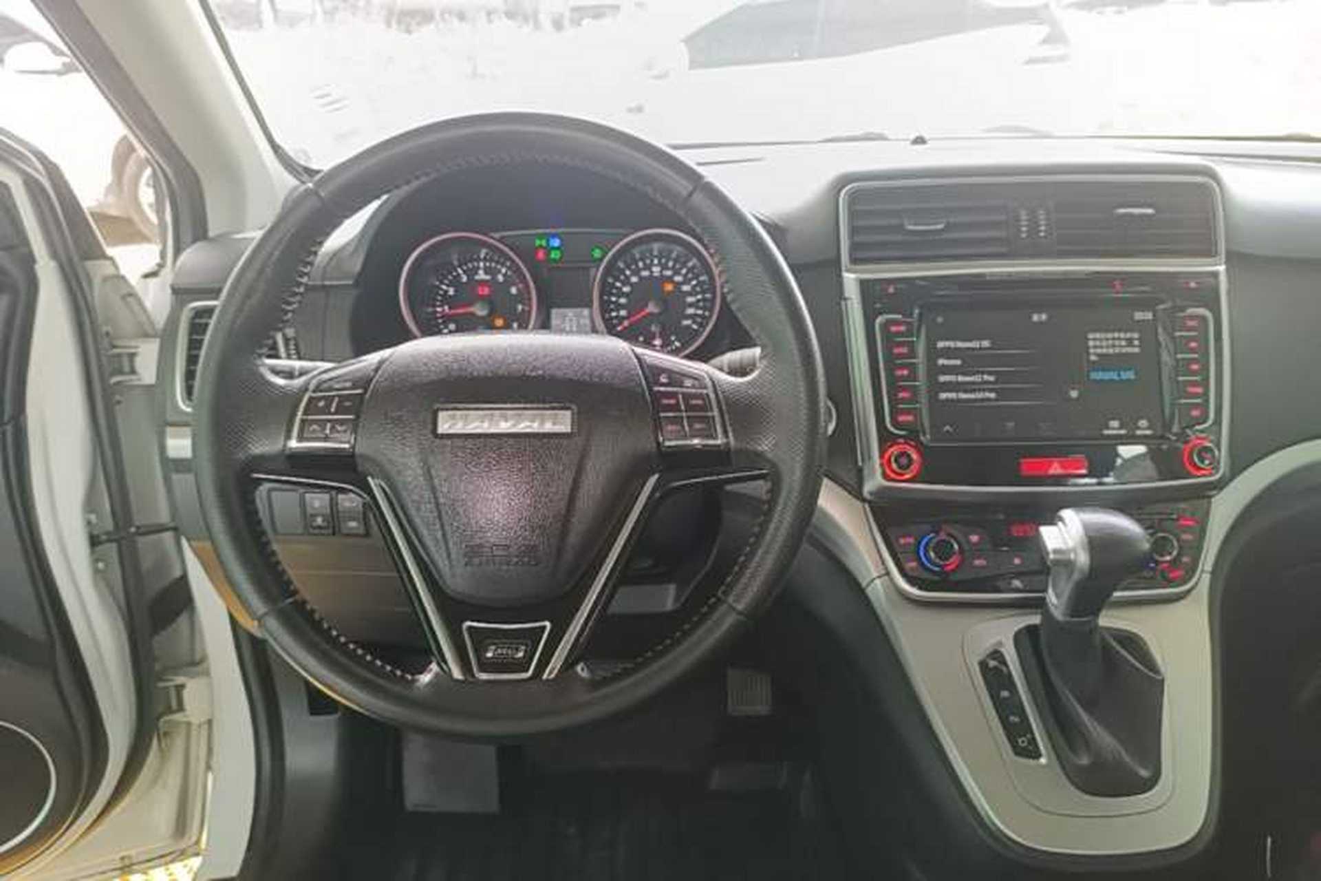 Used Haval M6 2018 Revised Version 1.5T DCT Two-Wheel Drive Elite Edition Center Console