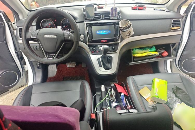 Used Haval M6 2018 Revised Version 1.5T DCT Two-Wheel Drive Elite Edition Center Console