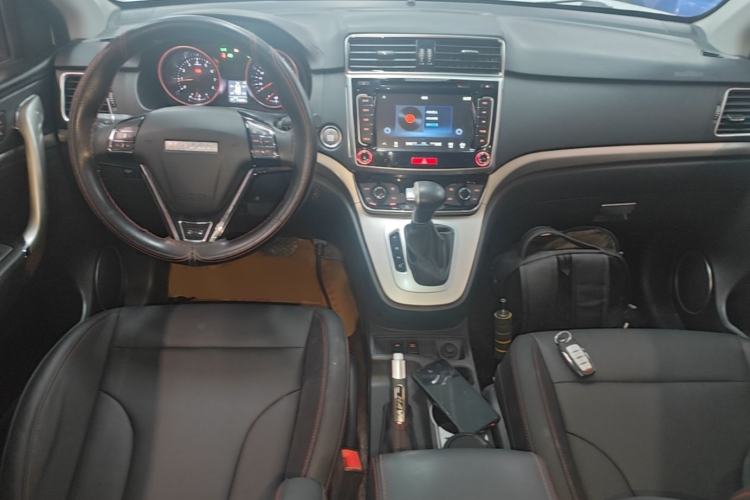 Used Haval M6 2018 Revised Version 1.5T DCT Two-Wheel Drive Elite Edition Center Console