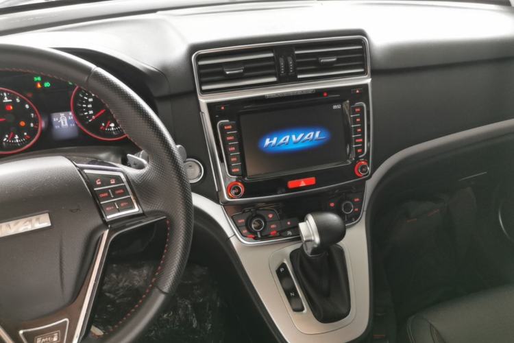 Used Haval M6 2018 1.5T DCT Two-Wheel Drive Elite Model Center Console