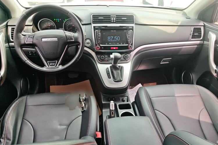 Used Haval M6 2018 Revised Version 1.5T DCT Two-Wheel Drive Elite Edition Center Console