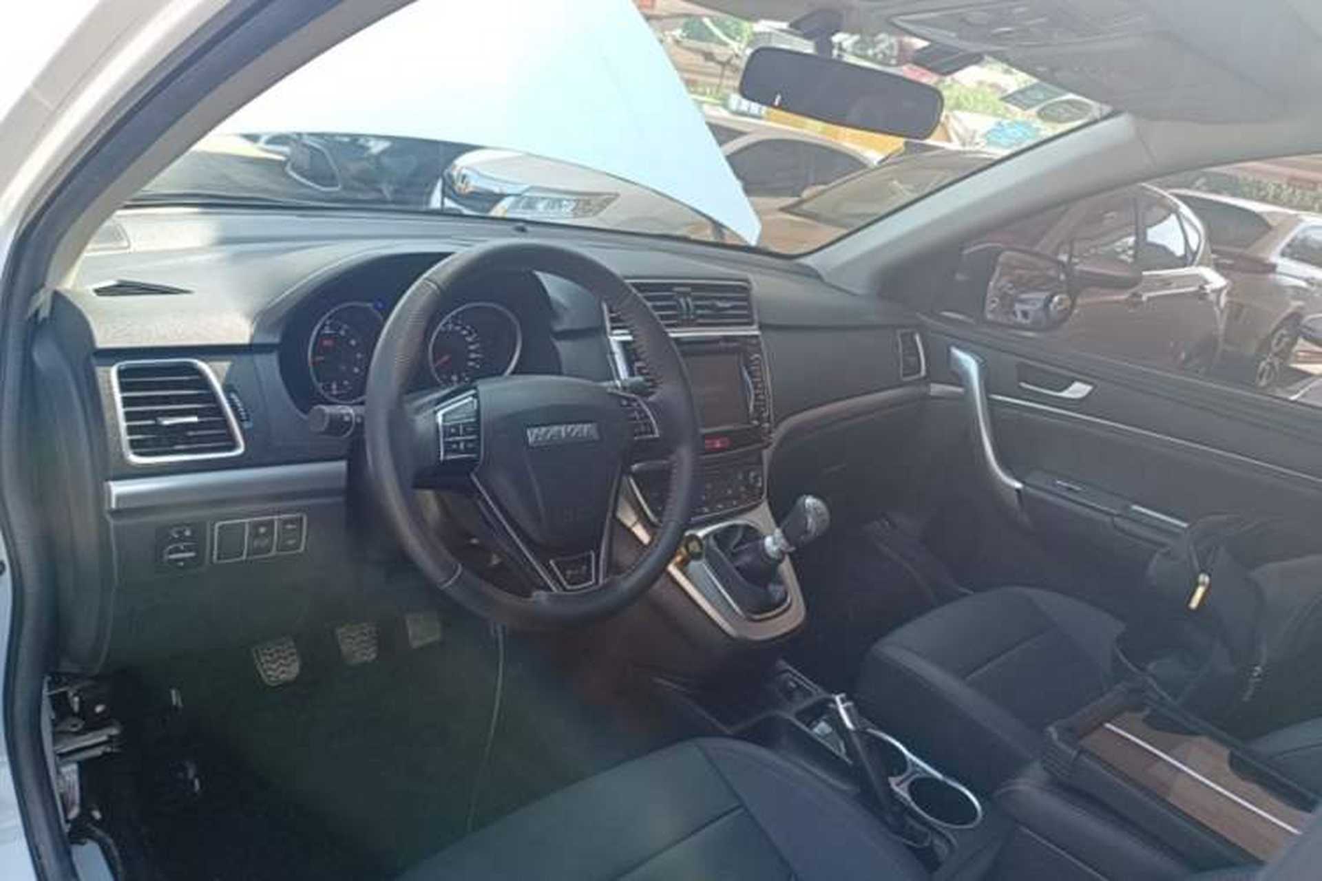 Used Haval M6 2018 1.5T Manual Two-Wheel Drive Elite Model Center Console