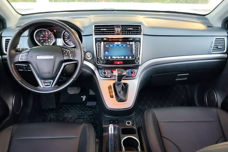 Used Haval M6 2018 Revised Version 1.5T DCT Two-Wheel Drive Elite Edition Center Console
