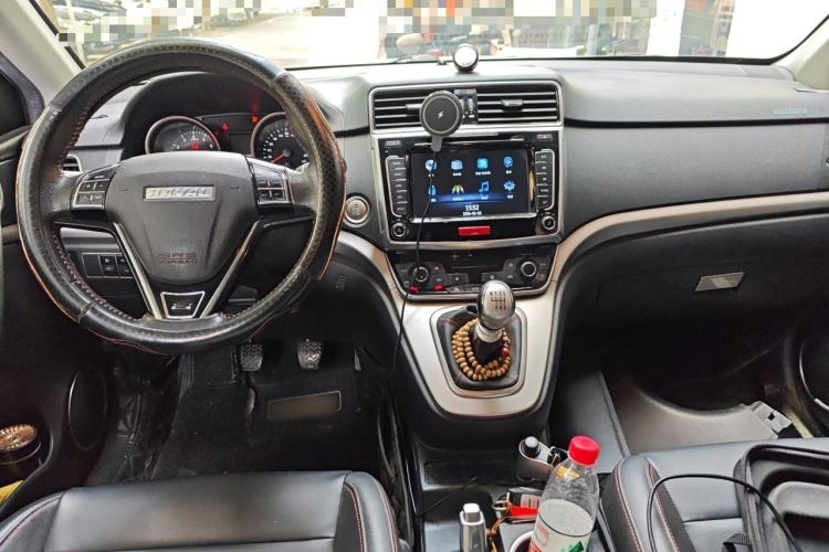 Used Haval M6 2018 1.5T Manual Two-Wheel Drive Elite Model Center Console